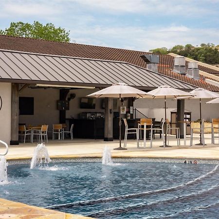 Tapatio Springs Hill Country Resort 뵈르네 외부 사진